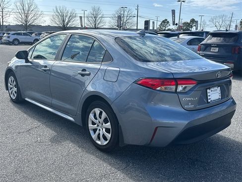 Used 2025 Toyota Corolla LE image 5