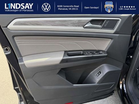 Used 2021 Volkswagen Atlas Cross Sport SE image 8