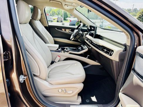 Used 2022 Lincoln Nautilus FWD w/ Premium Package image 21