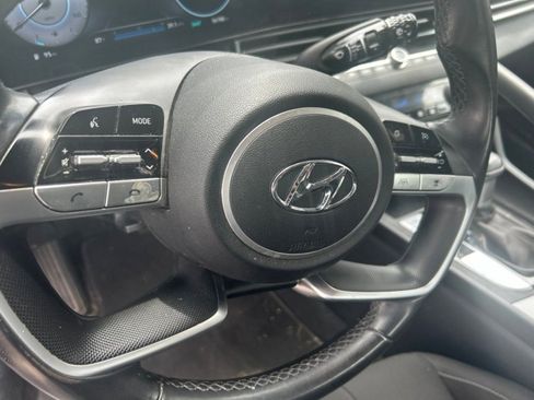 Used 2023 Hyundai Elantra SEL w/ Convenience Package FWD image 7