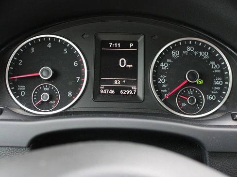 Used 2017 Volkswagen Tiguan Limited w/ Premium Package FWD image 13