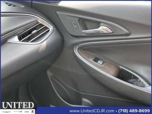 Used 2017 Chevrolet Malibu Premier w/ Premier Sun and Wheel Package image 30