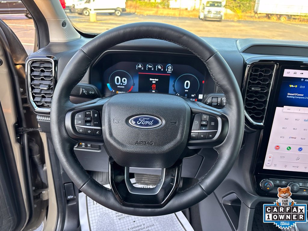 Used 2025 Ford Ranger Lariat w/ Black Appearance Package AWD/4WD image 14