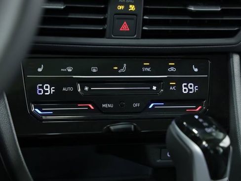 New 2025 Volkswagen Jetta SE image 19