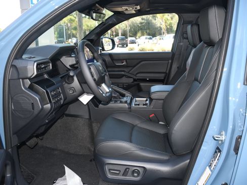 New 2025 Toyota 4Runner Limited image 3