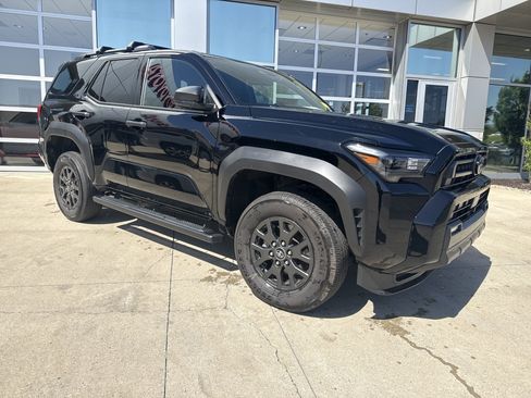 Used 2025 Toyota 4Runner SR5 image 2