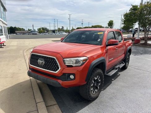 Used 2018 Toyota Tacoma TRD Off-Road image 12