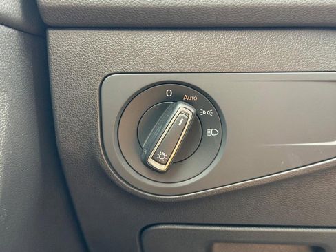 Used 2021 Volkswagen Tiguan SE w/ Panoramic Sunroof Package AWD/4WD image 17