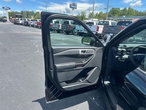 New 2025 Ford Explorer 4WD Police Interceptor image 15