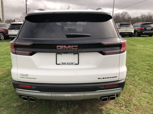 Used 2025 GMC Acadia Elevation image 11
