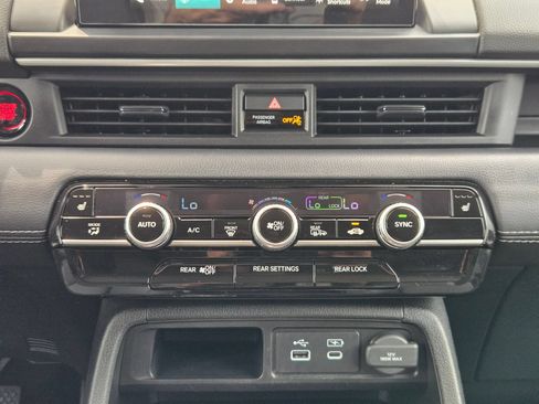 Used 2025 Honda Pilot EX-L image 17