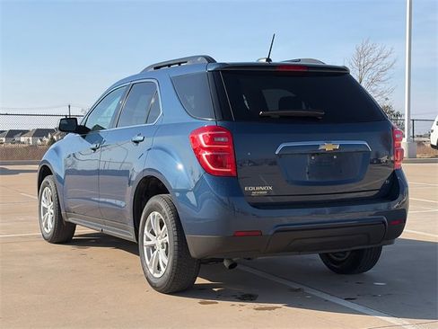 Used 2017 Chevrolet Equinox LT w/ Convenience Package image 6