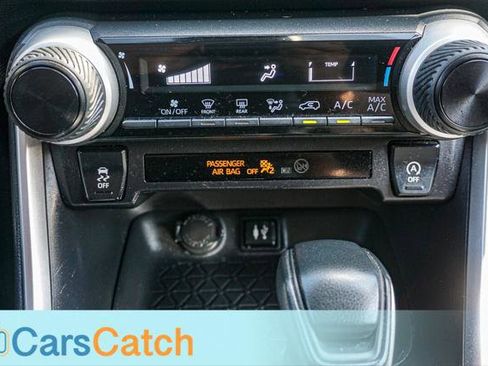 Used 2019 Toyota RAV4 LE w/ All Weather Liner Package AWD/4WD image 25