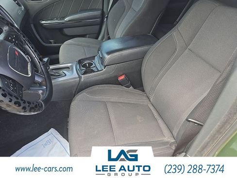 Used 2019 Dodge Charger SXT w/ Plus Group RWD image 3