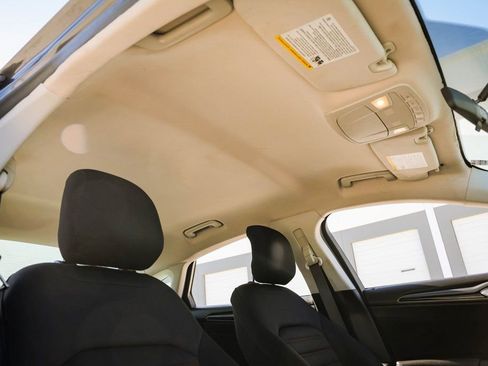 Used 2015 Ford Fusion SE image 22