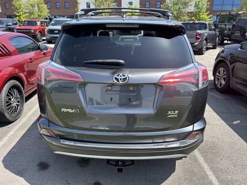 Used 2018 Toyota RAV4 XLE AWD/4WD image 7