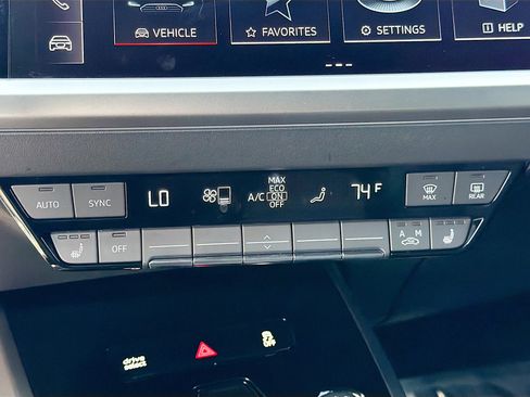 Used 2024 Audi Q4 e-tron Premium image 32