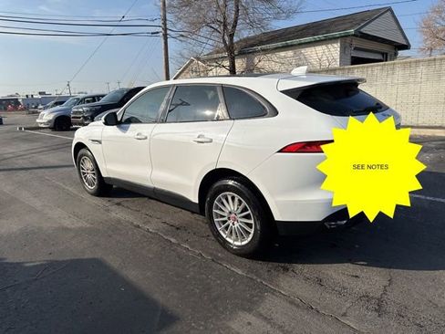 Used 2018 Jaguar F-PACE image 3