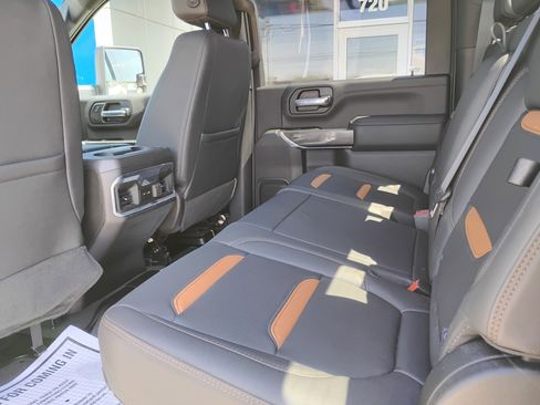 Used 2022 GMC Sierra 2500 AT4 w/ AT4 Preferred Package AWD/4WD image 17