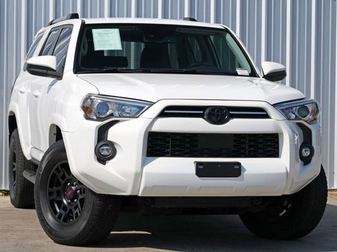 Used 2021 Toyota 4Runner SR5 image 4