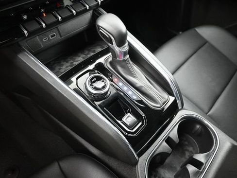 Used 2024 GMC Canyon Elevation w/ Elevation Premium Package AWD/4WD image 26