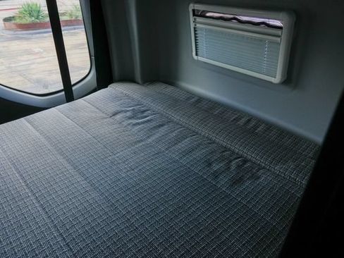 Used 2021 Mercedes-Benz Sprinter 2500 image 42