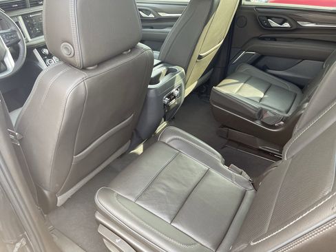 Used 2023 GMC Yukon Denali image 16