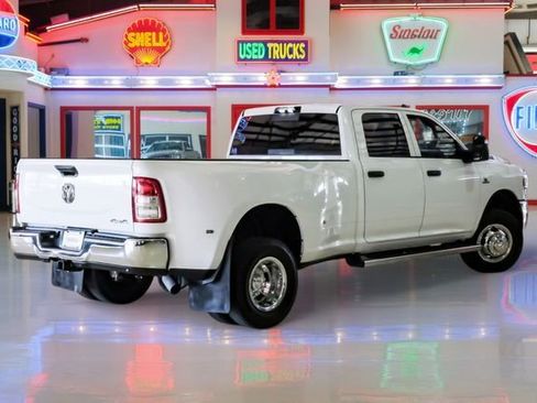 Used 2024 RAM 3500 Tradesman w/ Chrome Appearance Group image 3