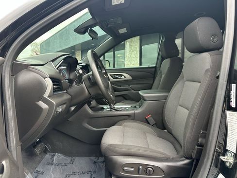 Used 2023 Chevrolet Traverse LT AWD/4WD image 2