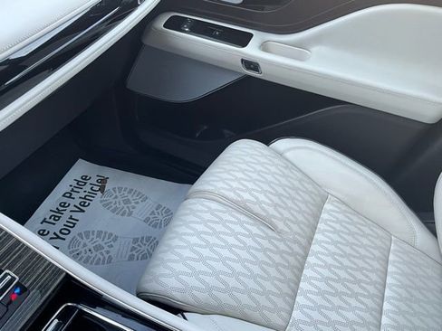 Used 2023 Lincoln Aviator Black Label w/ Dynamic Handling Package image 13