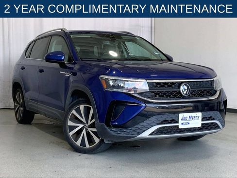 Used 2023 Volkswagen Taos SE FWD image 1
