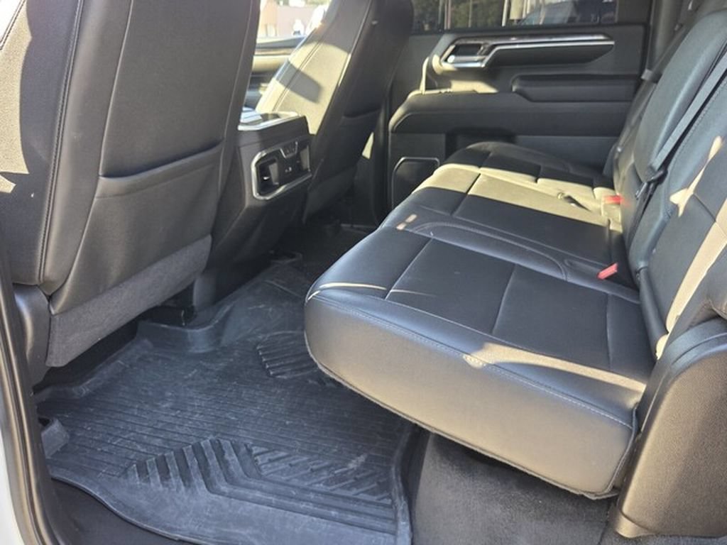 Used 2024 Chevrolet Silverado 2500 LTZ w/ LTZ Plus Package AWD/4WD image 4