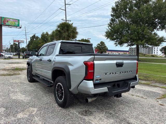 Used 2025 Toyota Tacoma TRD Off-Road w/ TRD Off Road Upgrade Package AWD/4WD image 5