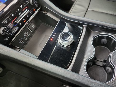 Used 2024 Jeep Grand Cherokee Limited w/ Luxury Tech Group II RWD image 12