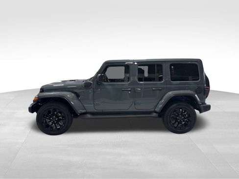 Used 2025 Jeep Wrangler Unlimited Sahara AWD/4WD image 2