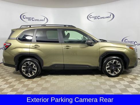 Used 2025 Subaru Forester Premium AWD/4WD image 8