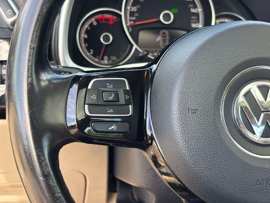 Used 2019 Volkswagen Beetle 2.0T SE FWD image 18