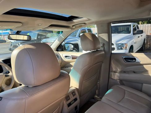 Used 2015 Nissan Pathfinder Platinum w/ Cargo Package FWD image 10