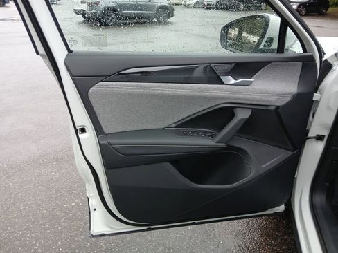 New 2025 Volkswagen Tiguan S AWD/4WD image 10