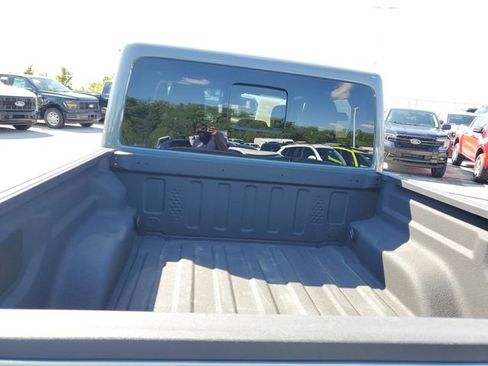 Used 2025 Jeep Gladiator Sport AWD/4WD image 9
