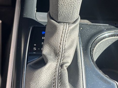 Used 2020 Toyota Camry LE image 14