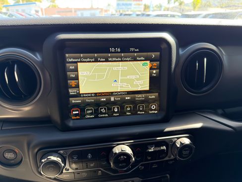 Used 2021 Jeep Wrangler Willys image 25