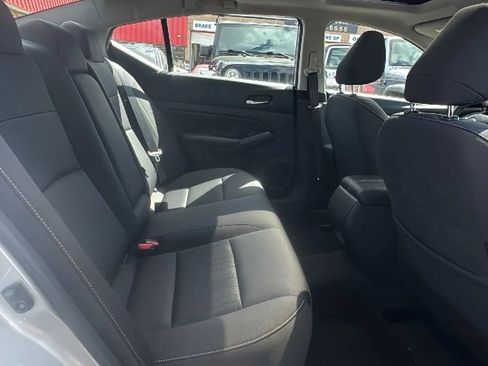 Used 2022 Nissan Altima 2.5 SV w/ SV Premium Package image 18