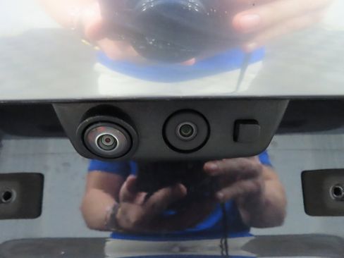 Used 2024 GMC Yukon XL Denali w/ Advanced Technology Package image 42