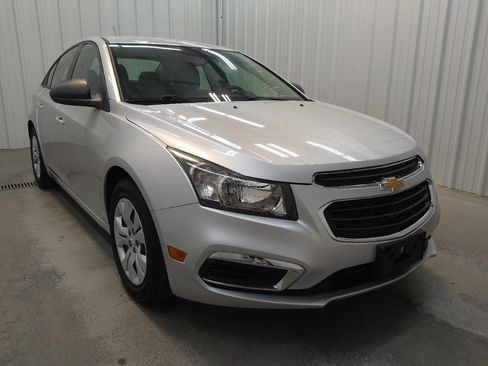 Used 2016 Chevrolet Cruze LS FWD image 13
