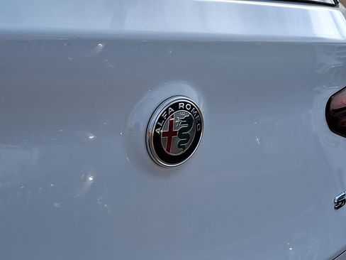 Used 2023 Alfa Romeo Stelvio Veloce image 30