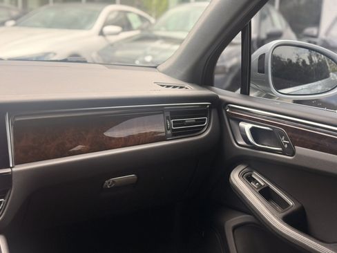 Used 2023 Porsche Macan S AWD/4WD image 24