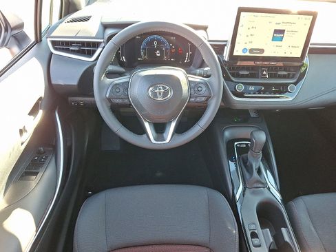 Certified 2025 Toyota Corolla SE image 12