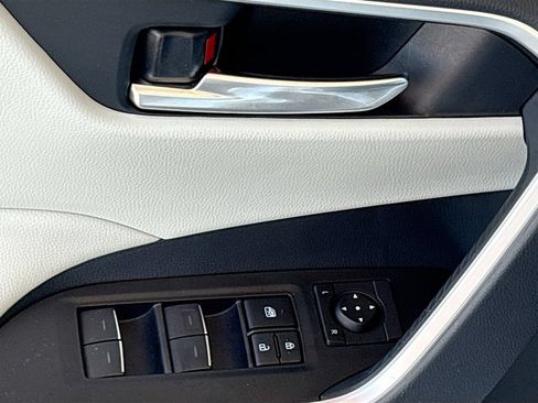Certified 2025 Toyota RAV4 XLE w/ Convenience Package FWD image 23