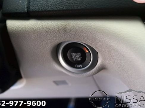 Used 2023 Chrysler Voyager LX FWD image 21